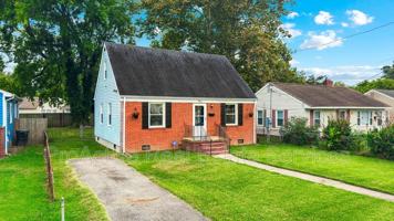 featured image of 607 Lee St