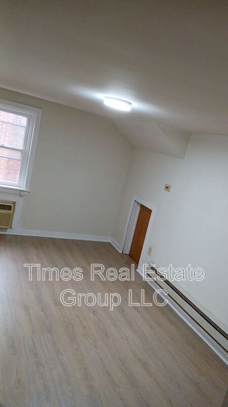 40 Beech St #3 - Photo 2 of 9
