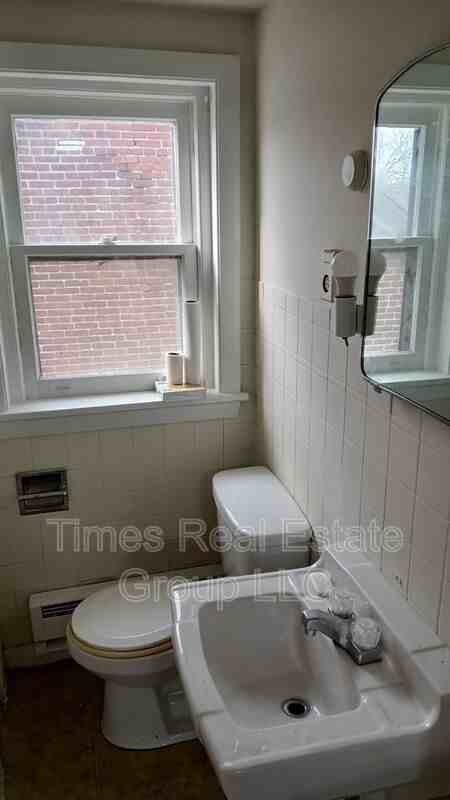 40 Beech St #3 - Photo 6 of 9