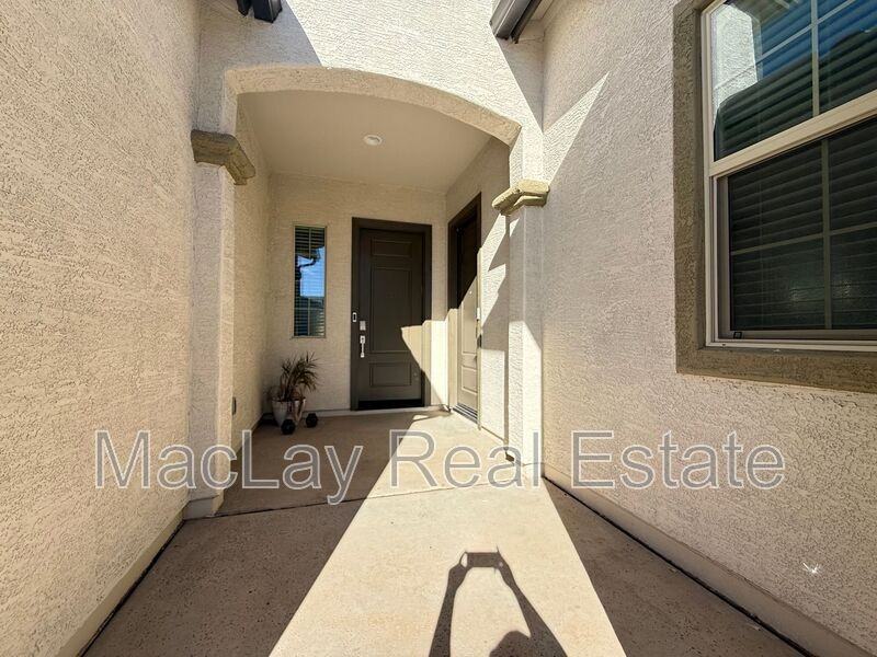 2996 E Birdsong Ave - Photo 3 of 37