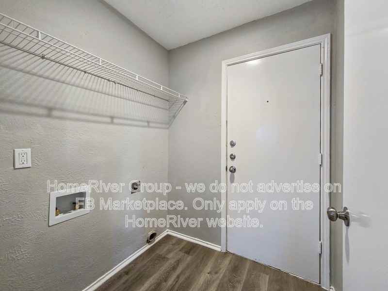 1817 Lincolnshire Way - Photo 6 of 24