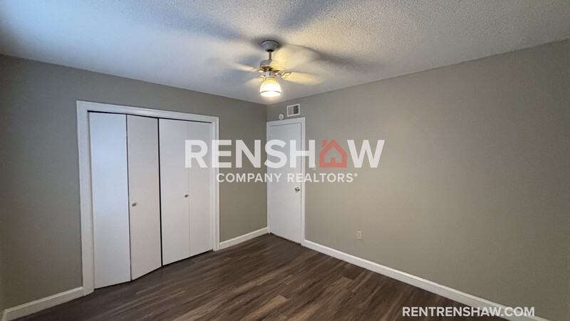 3212 Thirteen Colony Mall Apt 4b - Photo 4 of 14