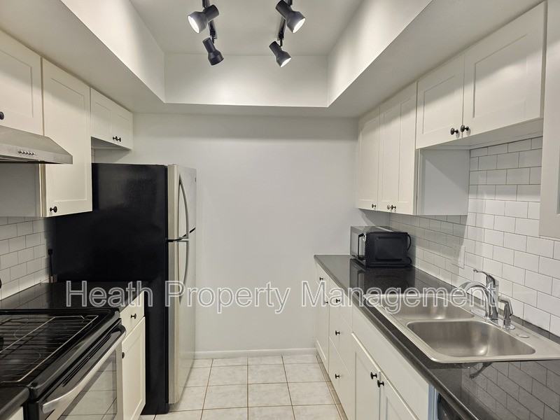 605 North Keene Road #605C - Photo 3 of 25