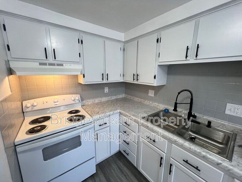 158 Forest St - Photo 2 of 5