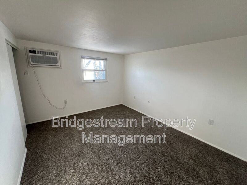 158 Forest St - Photo 4 of 5