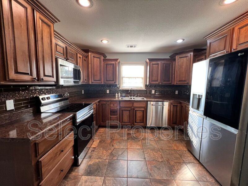 201 County Road 5140 - Photo 4 of 18