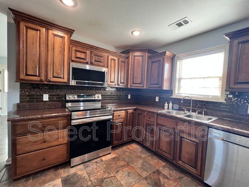 201 County Road 5140 - Photo 5 of 18