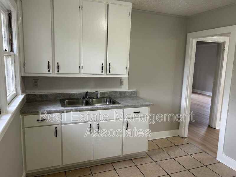 222 North 15th Street - Photo 3 of 6