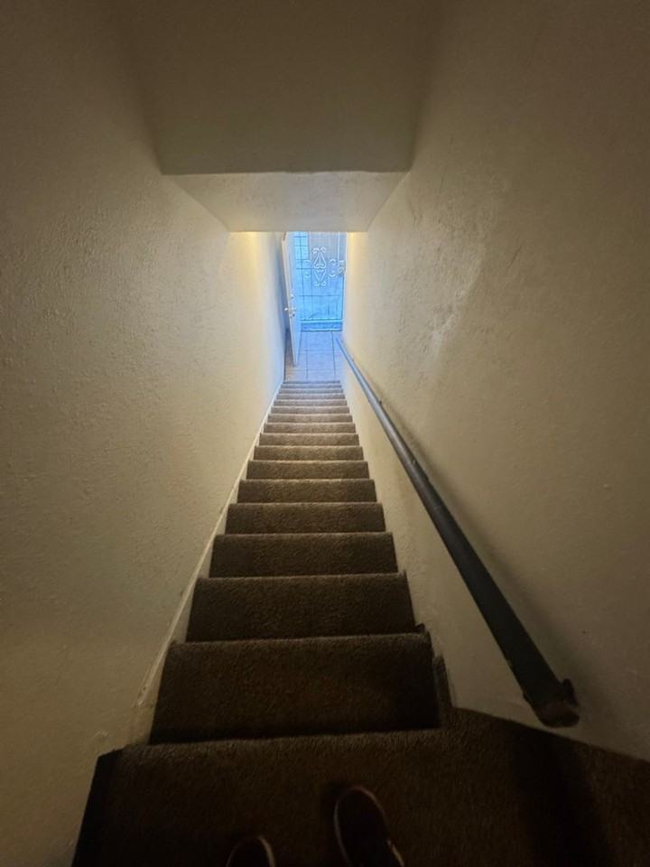 111 1/2 E Evans Ave - Photo 2 of 12