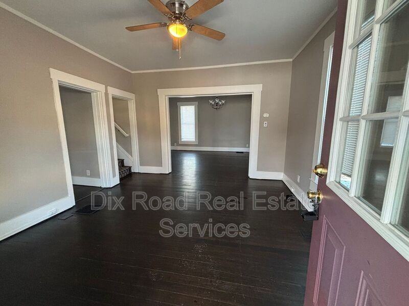 304 Stanley Street - Photo 6 of 25