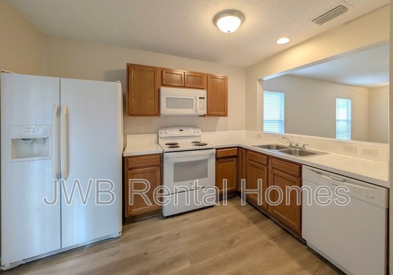 1009 Enon Ct - Photo 4 of 23