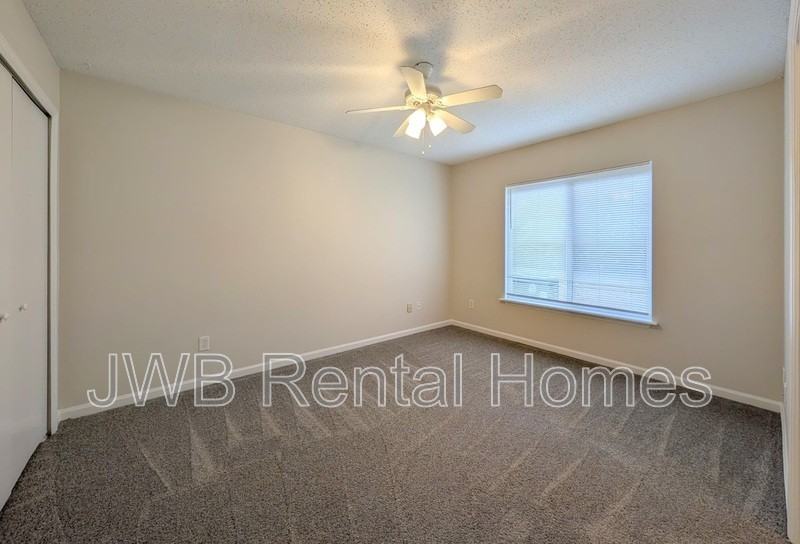 1009 Enon Ct - Photo 6 of 23