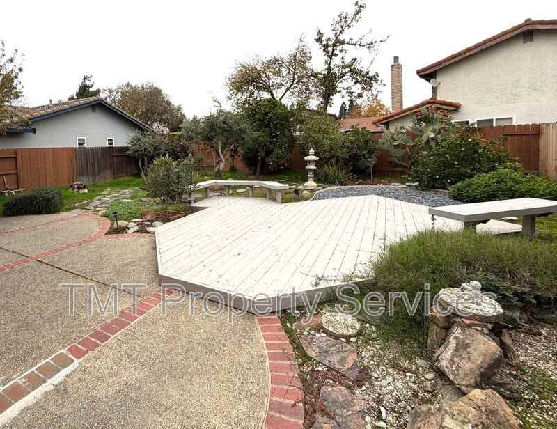 2 Polvadera Ct - Photo 3 of 50