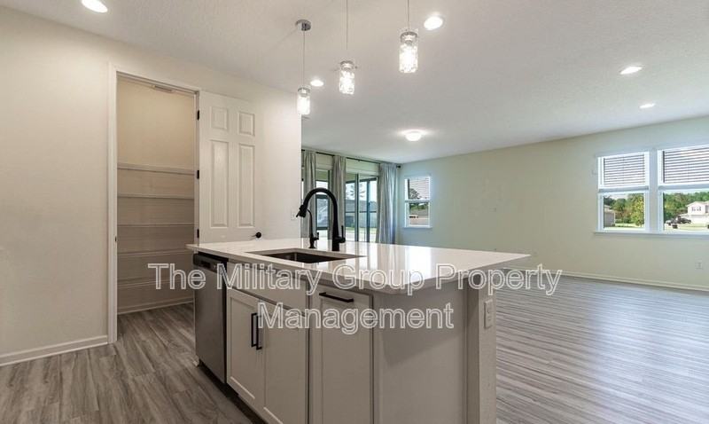 12706 Green Meadow Dr - Photo 6 of 31