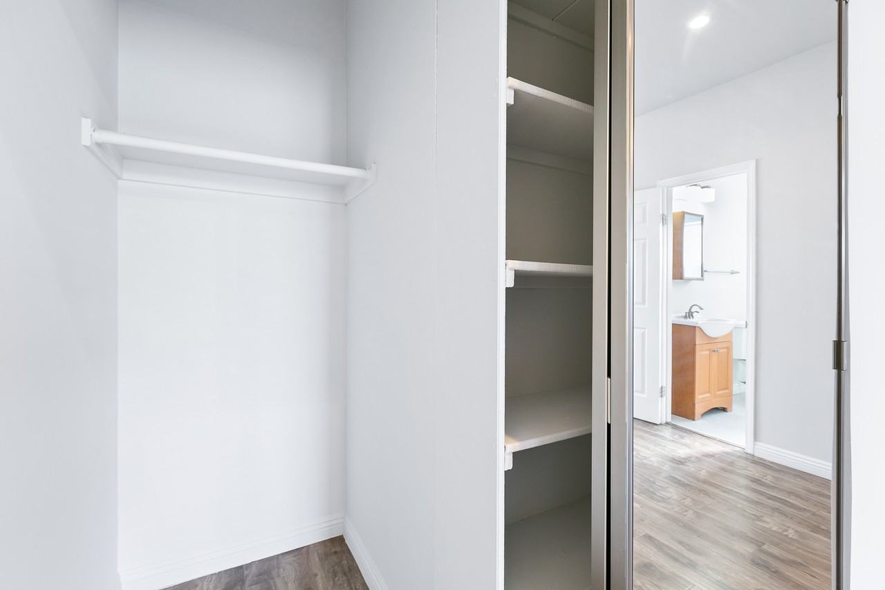 2623 West Boulevard #208 - Photo 4 of 8