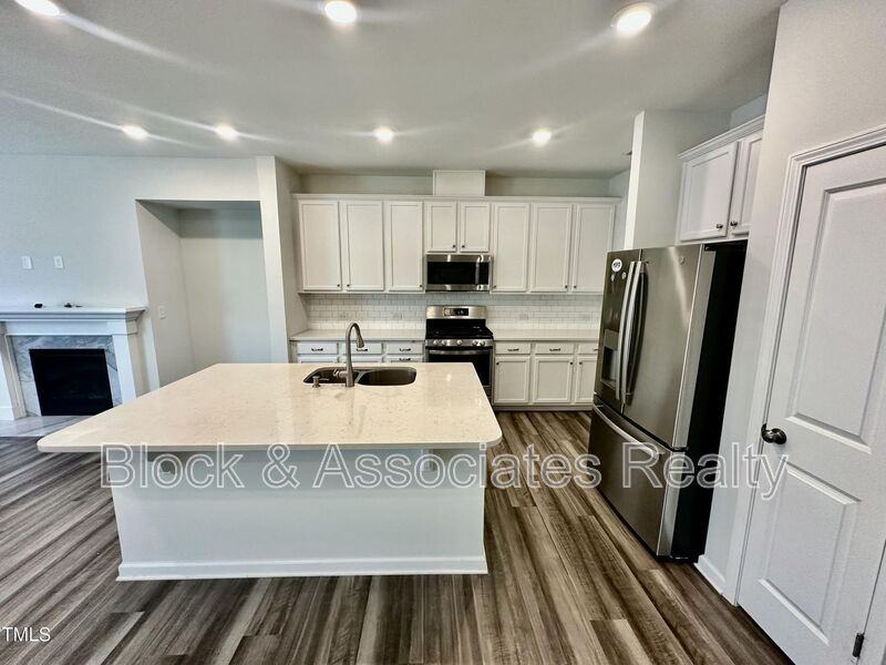 107 Hunston Dr - Photo 3 of 24