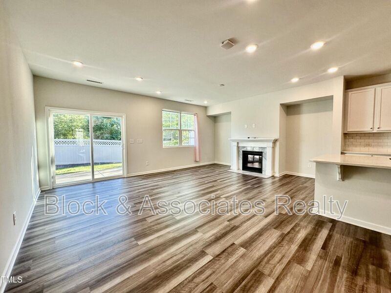 107 Hunston Dr - Photo 4 of 24