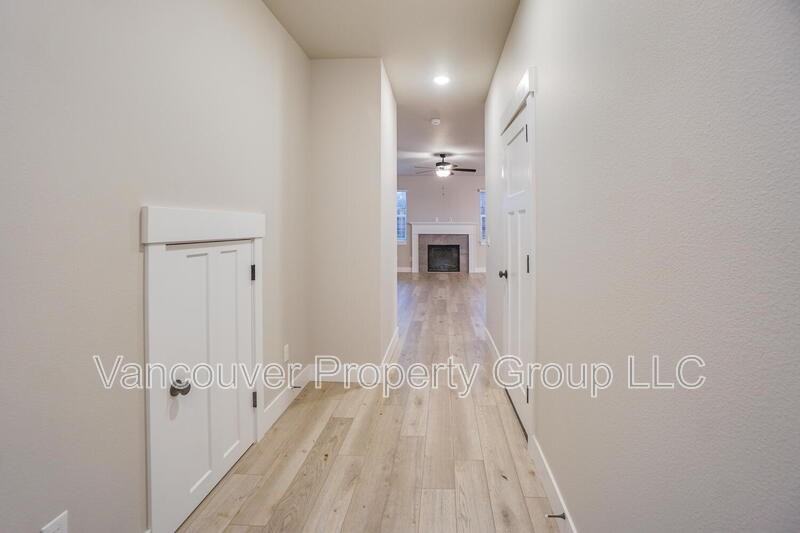 2217 East Juniper Circle - Photo 2 of 32