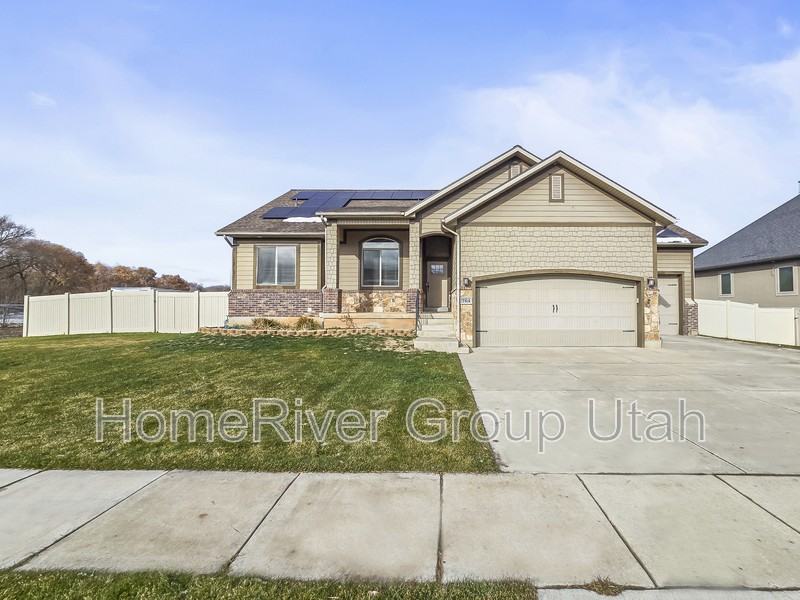 764 Wn - Photo 2 of 30