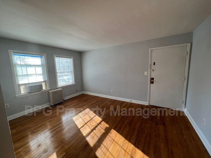 5721 11th St N #4 - Photo 2 of 16