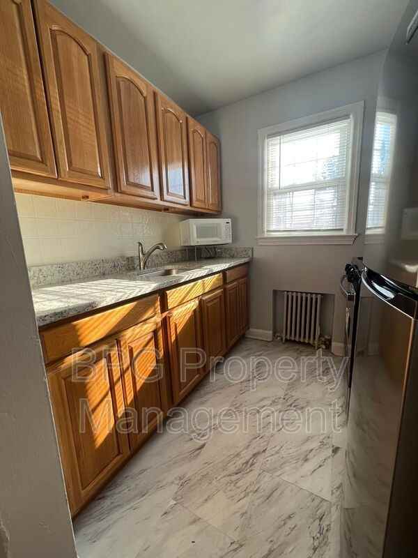 5721 11th St N #4 - Photo 3 of 16