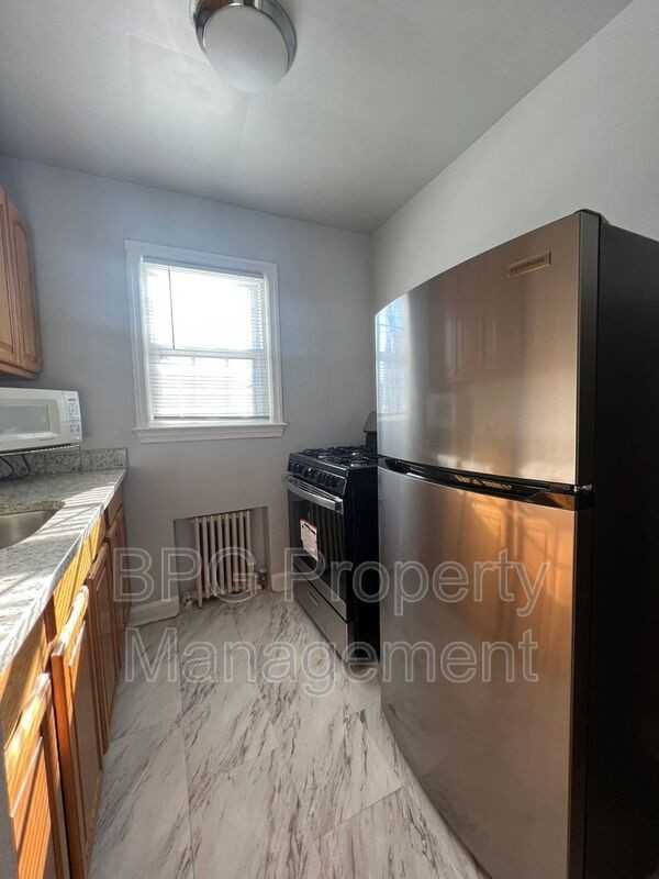 5721 11th St N #4 - Photo 5 of 16