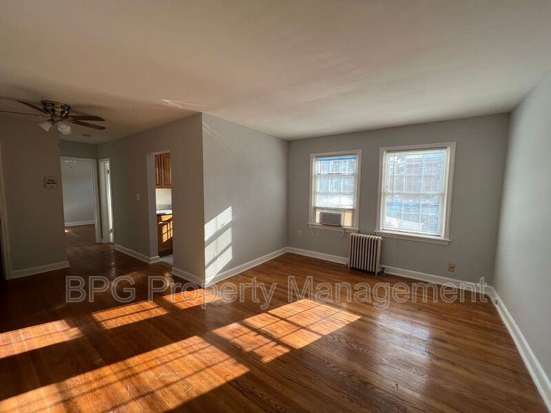 5721 11th St N #4 - Photo 6 of 16