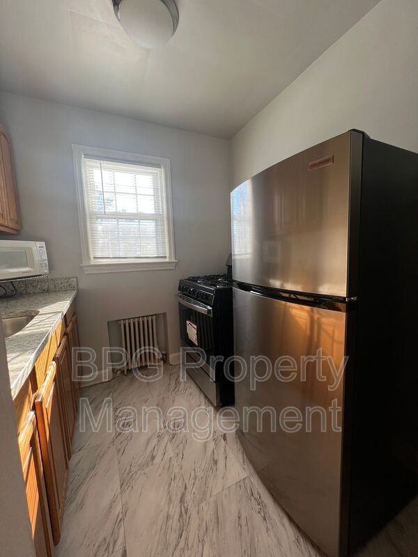 5721 11th St N #4 - Photo 7 of 16