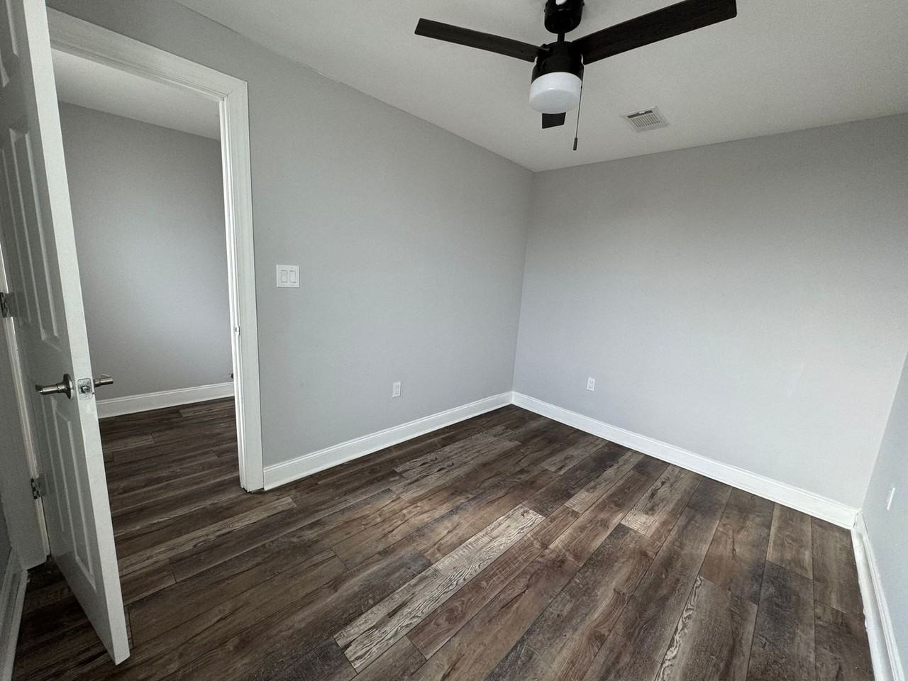 610 E 9th St - Photo 7 of 10