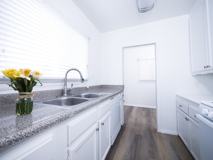 5225 De Longpre Ave - Photo 1 of 1