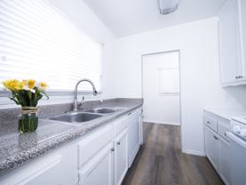 5225 De Longpre Ave - Photo 1 of 1