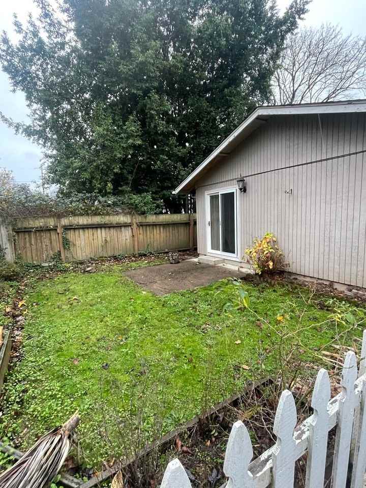 198 E Milton St #4 - Photo 2 of 17