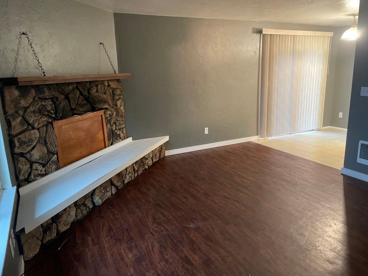 198 E Milton St #4 - Photo 3 of 17