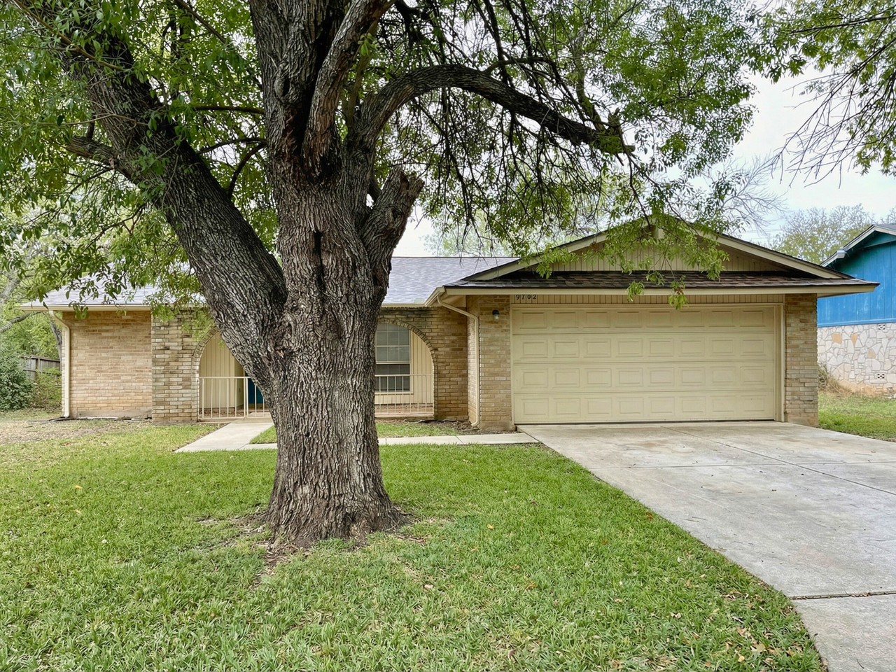 9702 Bay Vw - Photo 3 of 16