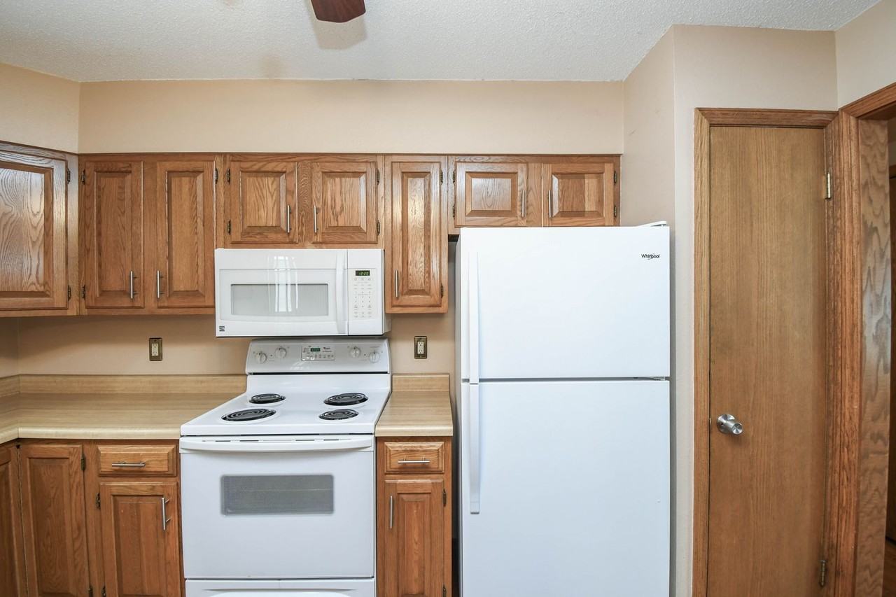 2213 S Wellington Ave - Photo 6 of 48