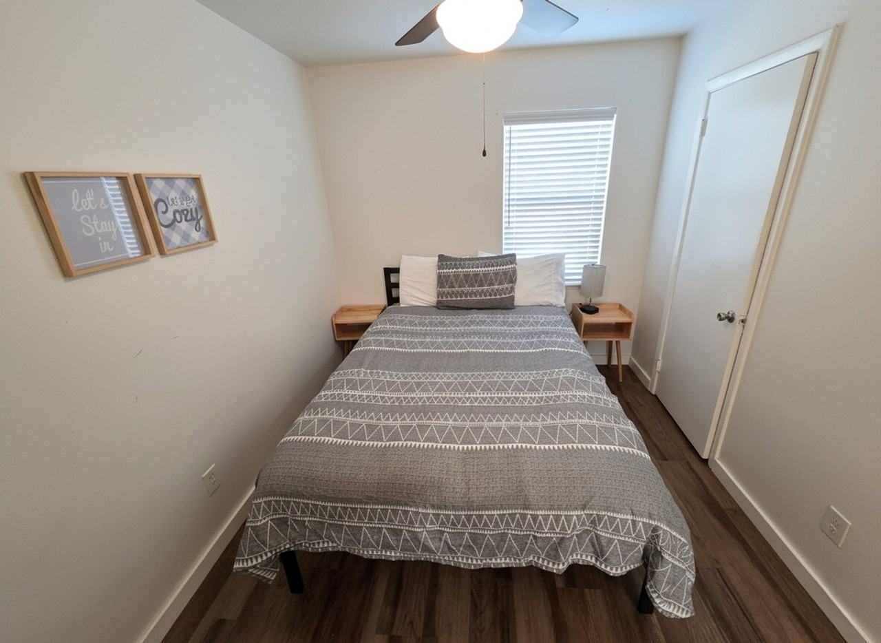 4184 W 7th St #1296540P - Photo 4 of 19