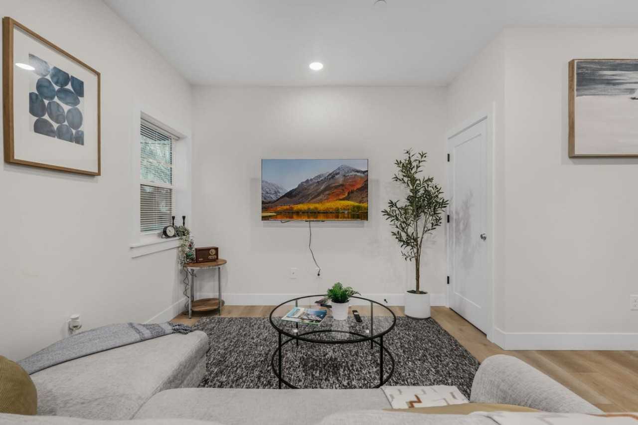 3505 Creston Ave #1334338P - Photo 3 of 32