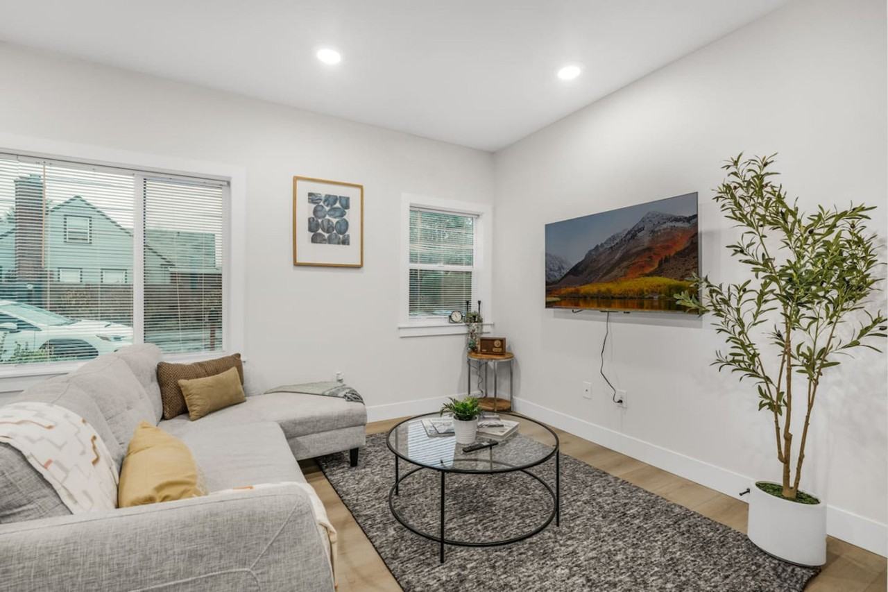 3505 Creston Ave #1334338P - Photo 5 of 32