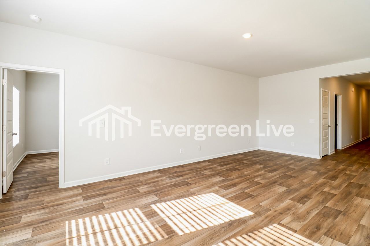 101 Crimson Ln - Photo 4 of 16