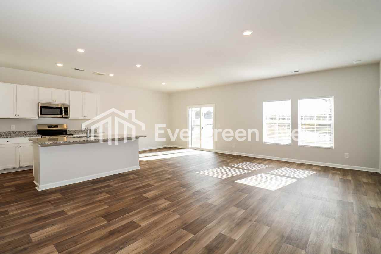 101 Crimson Ln - Photo 5 of 16