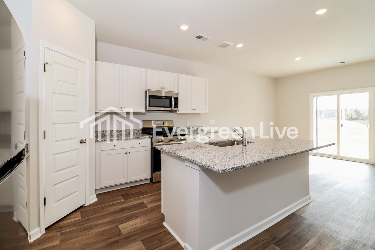 101 Crimson Ln - Photo 7 of 16