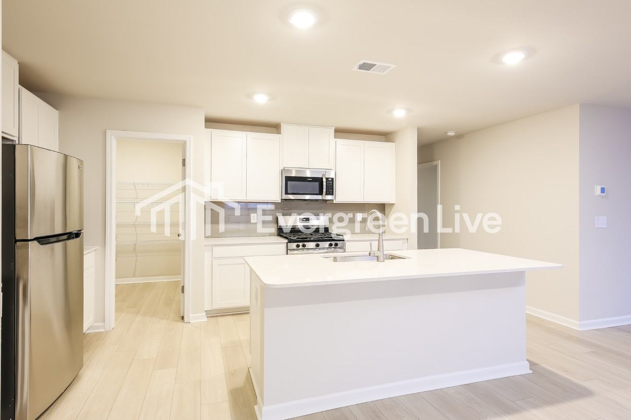 102 Branch Pass Drive - Photo 7 of 16