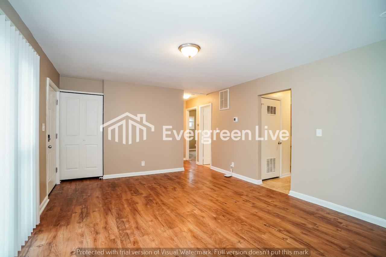 2074 Woodland Ave - Photo 5 of 16