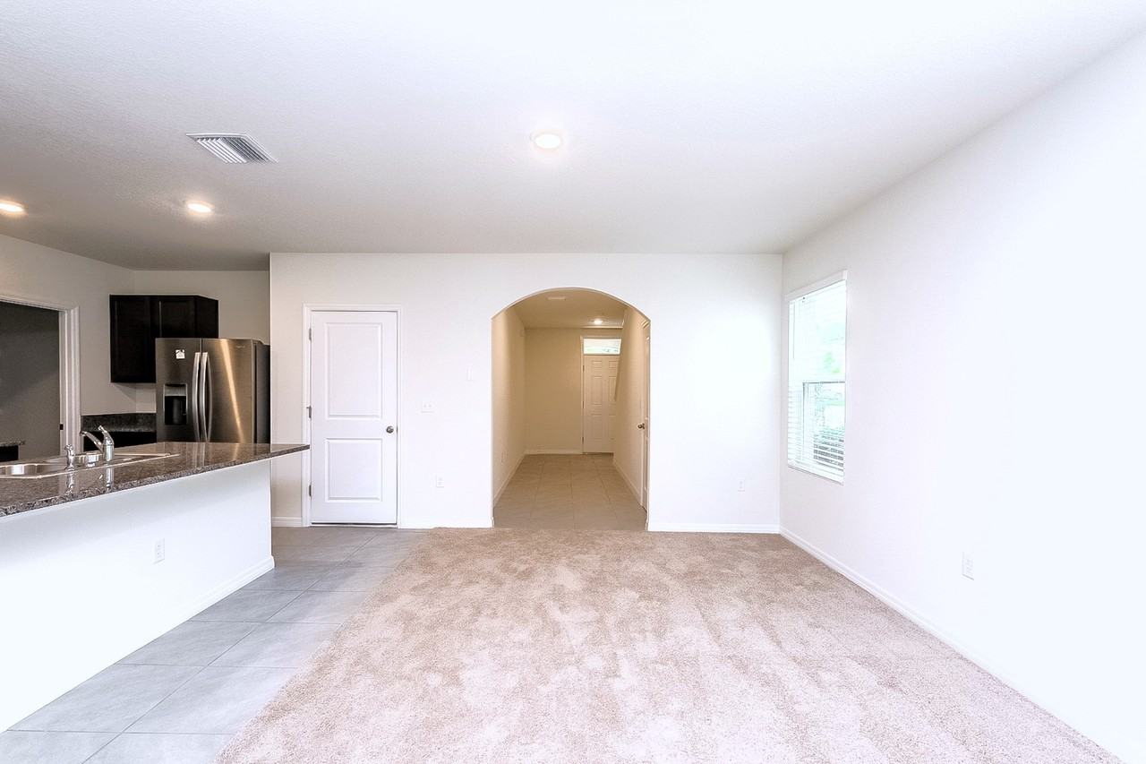 12409 Pagoda Pl - Photo 5 of 17