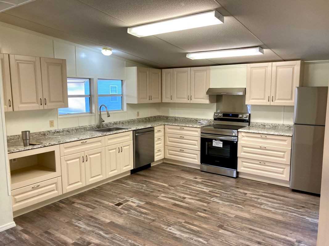 152 Valentine Rd Ne - Photo 3 of 17