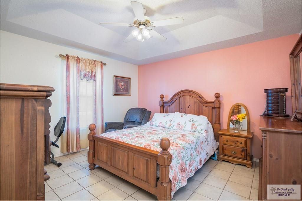 221 Santa Lorraine Avenue - Photo 3 of 22