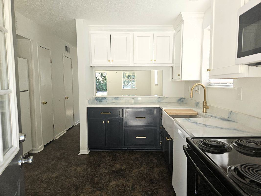 20121 Helenbirg Rd ##1 - Photo 6 of 15