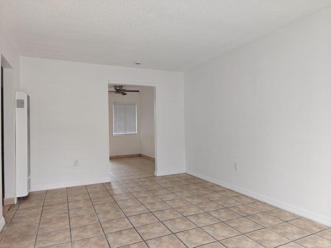 1303 North Turrill Avenue - Photo 3 of 11