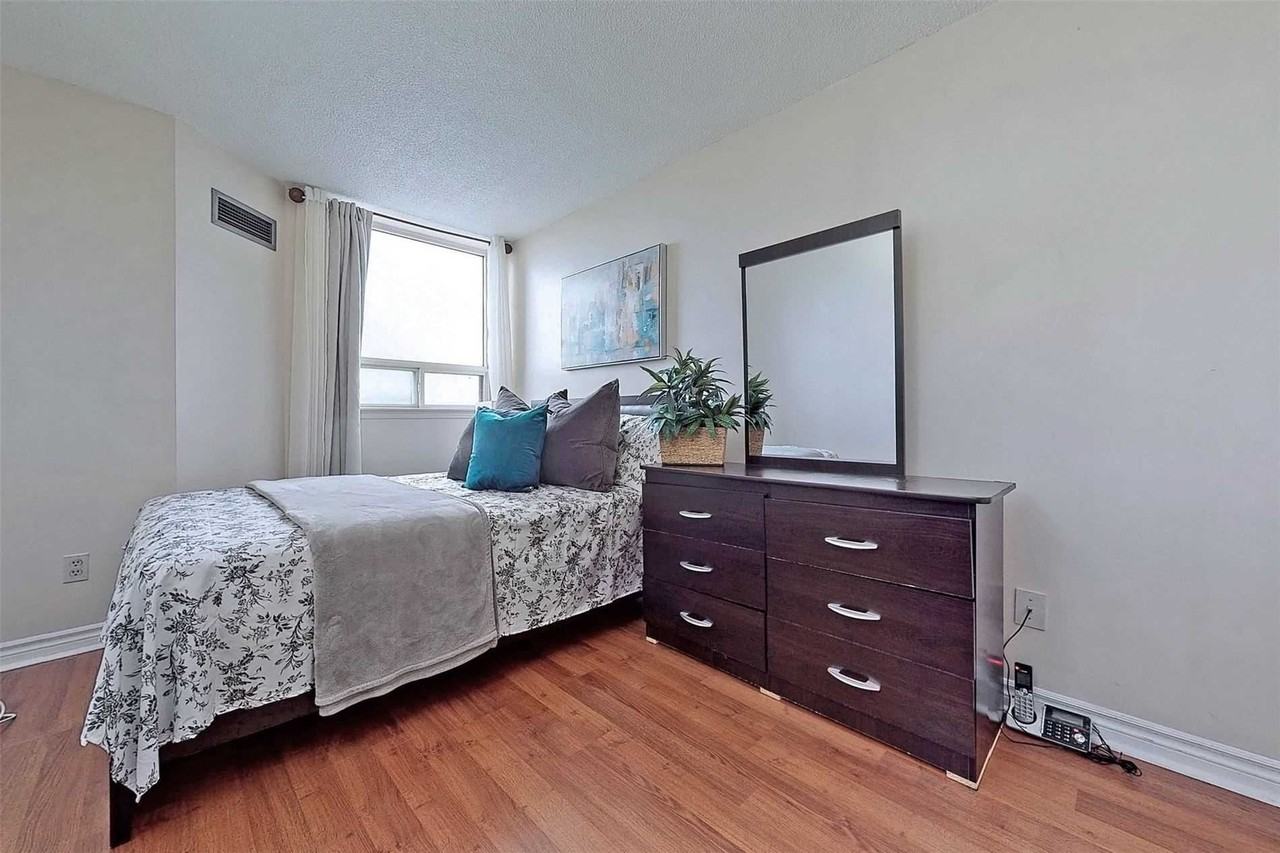 2466 Eglinton Avenue East - Photo 5 of 21