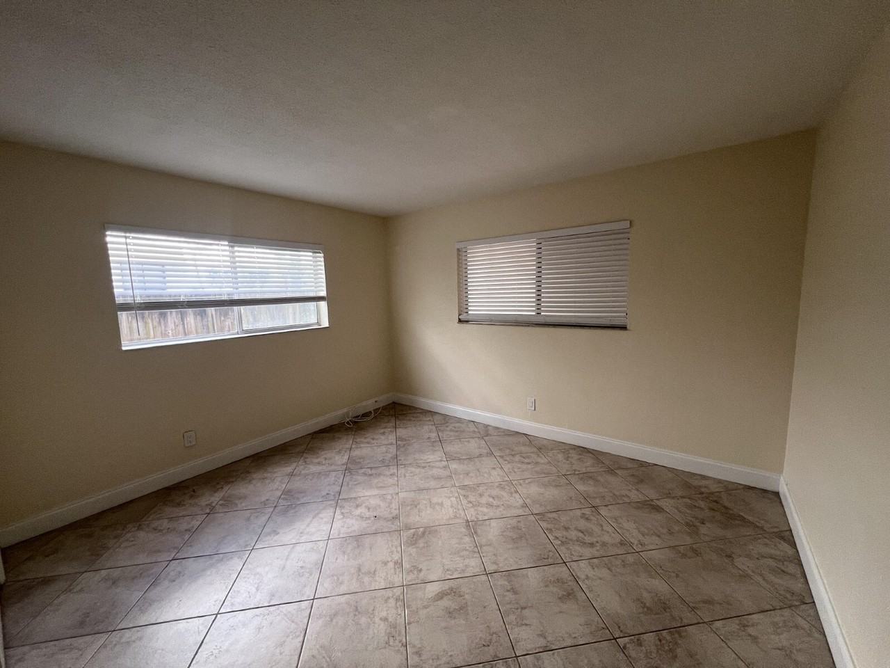 340 - Hemingway At Wilton Manors LLC - Photo 7 of 9